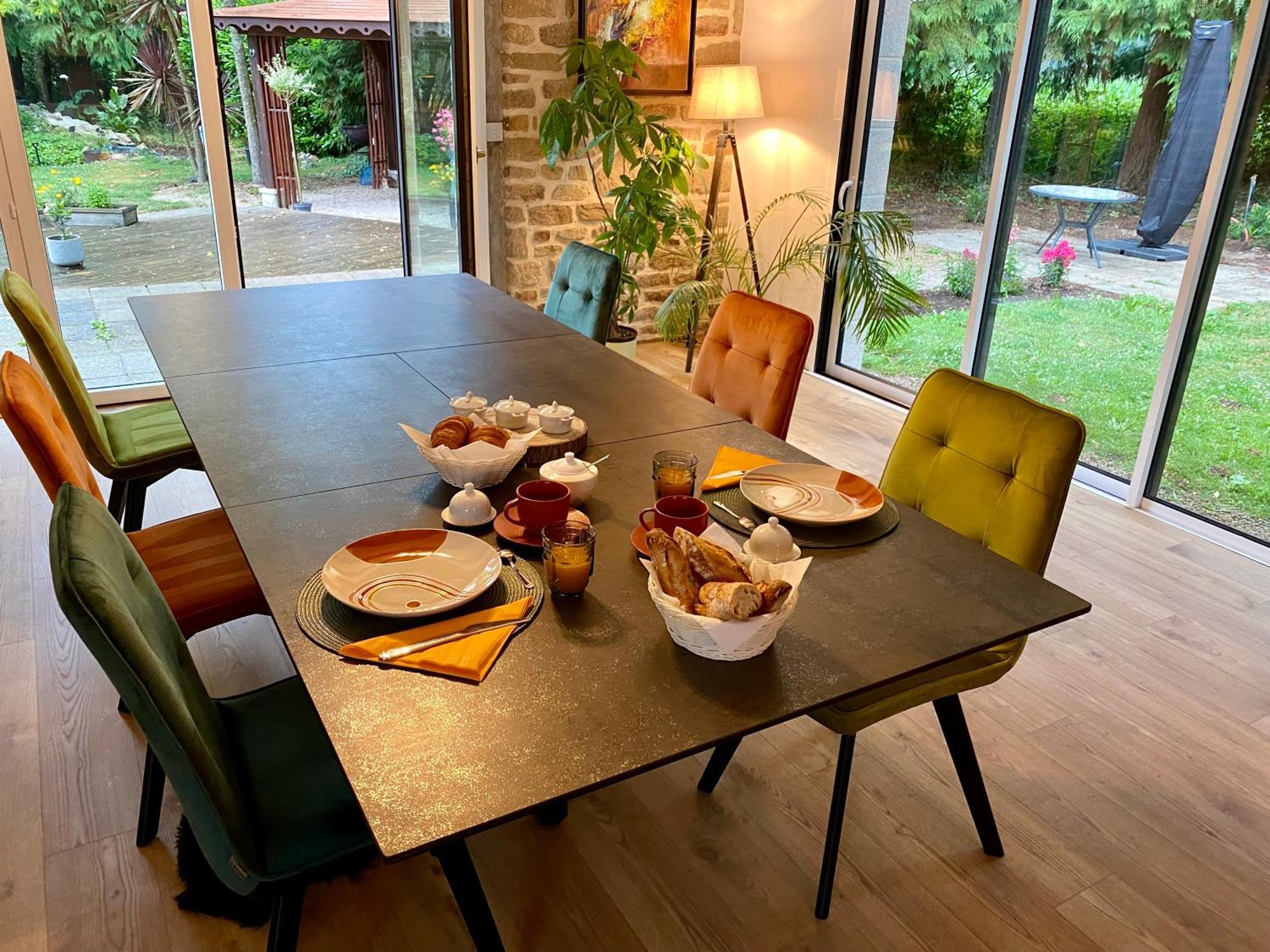 Domaine De Montloue - Relais Bien-Etre Hotel Mellac Kültér fotó